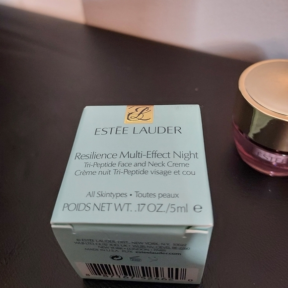 Estee Lauder Resilience Multi-effect Night Trie-Peptide Face And Neck Creme - Picture 2 of 6